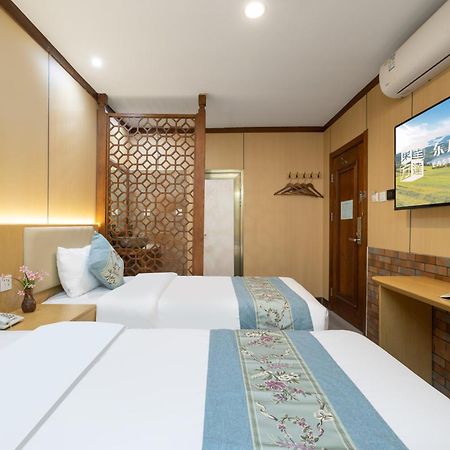 The East Hotel-Very Close To The Drum Tower,The Lama Temple,Houhai Bar Street,And The Forbidden City,There Are Many Old Beijing Traditional Hutongs Around The Hotel ,Experience The Culture Of Old Beijing Hutongs,Near Exit A Of Shichahai On Metro Line Exteriör bild